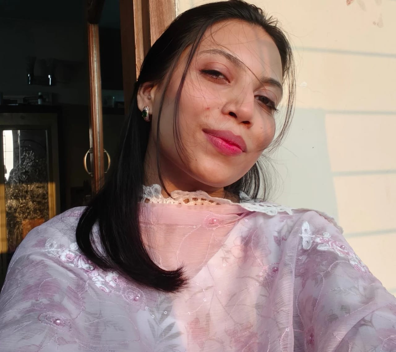 ছেলের কাছে মায়ের আত্মসমর্পণ